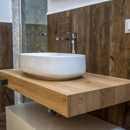 Martina לינה וארוחת בוקר 3*